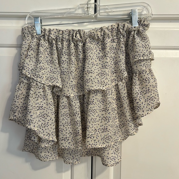 super cute mini skirt!!